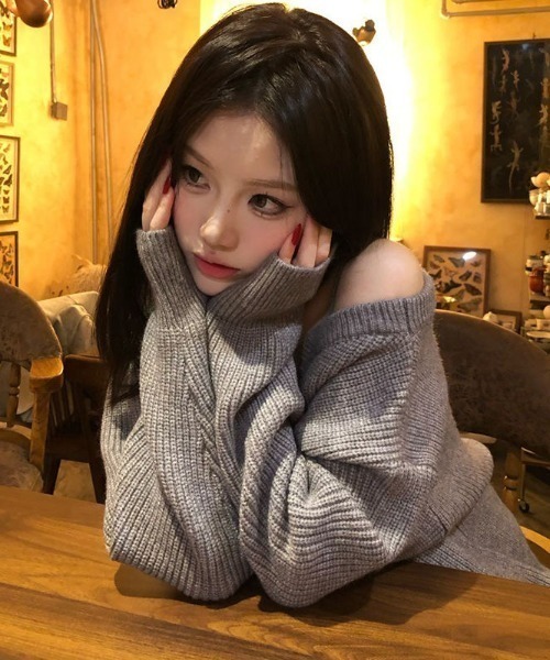 SHEENA(シーナ)の「オフショルダーロゴニットプルオーバー(ニット/セーター・レディース・グレー/ネイビー・M)」の8枚目の写真