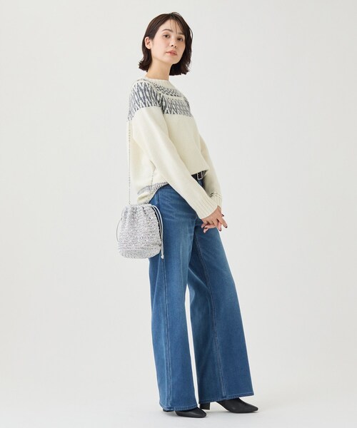 INDIVI(インディヴィ)の「【2WAY/チェーンショルダー付】フェイクパール巾着バッグ(ショルダーバッグ・レディース・シルバー/ブラック・00)」の4枚目の写真