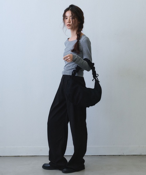 Clum（クルム）の「corduroy tuck wide pants / コーデュロイタックワイドパンツ（その他パンツ・レディース・ブラック/ベージュ/ブラウン・SMALL/MEDIUM/LARGE）」の9枚目の写真