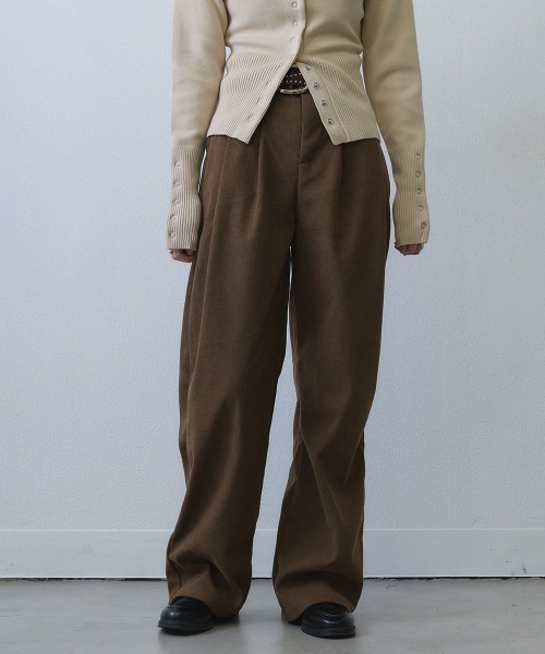 Clum（クルム）の「corduroy tuck wide pants / コーデュロイタックワイドパンツ（その他パンツ・レディース・ブラック/ベージュ/ブラウン・SMALL/MEDIUM/LARGE）」の13枚目の写真