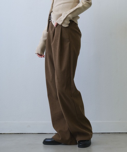 Clum（クルム）の「corduroy tuck wide pants / コーデュロイタックワイドパンツ（その他パンツ・レディース・ブラック/ベージュ/ブラウン・SMALL/MEDIUM/LARGE）」の14枚目の写真