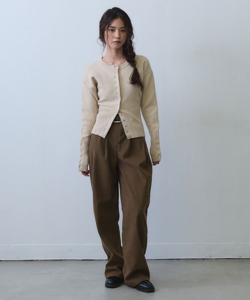 Clum（クルム）の「corduroy tuck wide pants / コーデュロイタックワイドパンツ（その他パンツ・レディース・ブラック/ベージュ/ブラウン・SMALL/MEDIUM/LARGE）」の16枚目の写真