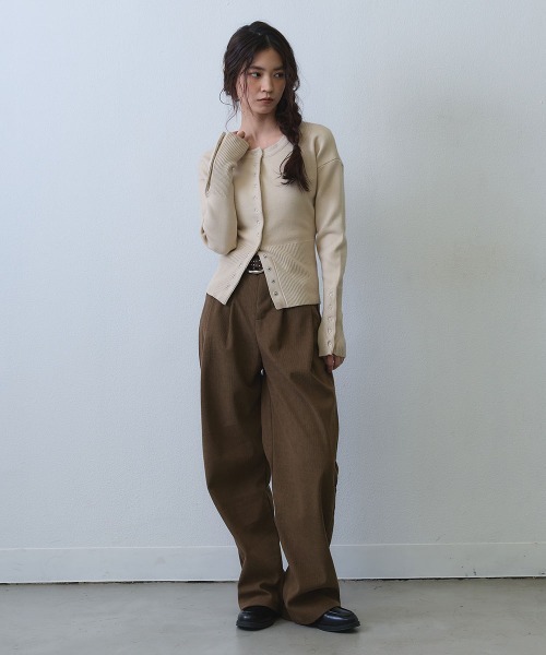 Clum（クルム）の「corduroy tuck wide pants / コーデュロイタックワイドパンツ（その他パンツ・レディース・ブラック/ベージュ/ブラウン・SMALL/MEDIUM/LARGE）」の18枚目の写真