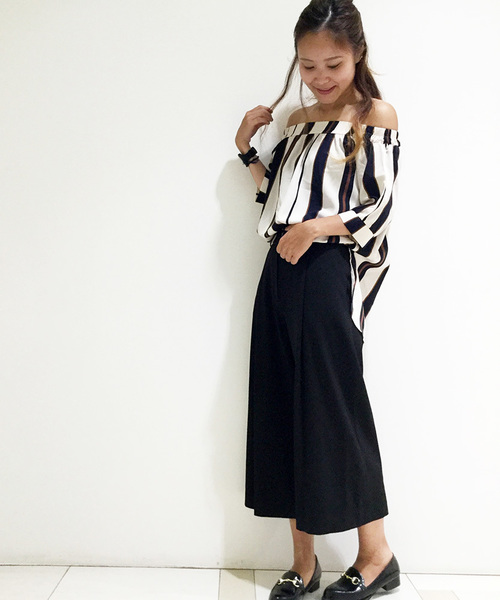 N.(N. Natural Beauty Basic)(エヌエヌナチュラルビューティーベーシック)の「クロップワイドパンツ(その他パンツ・レディース・ブラック/ブラウン・MEDIUM)」の1枚目の写真