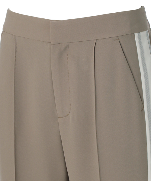 GUILD PRIME（ギルドプライム）の「【GUILD PRIME】WOMENS サイドスリットパンツ（その他パンツ・レディース・ベージュ/ブラック・36/34）」の8枚目の写真