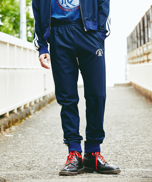 HYSTERIC GLAMOUR（ヒステリックグラマー）の「HYS SOUNDS プリント 2ライン裾リブイージーパンツ（その他パンツ・メンズ・ネイビー/ブラック・SMALL/MEDIUM/LARGE）」の7枚目の写真