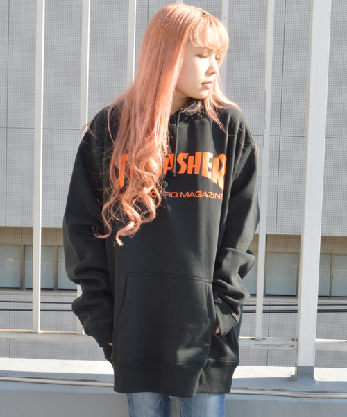 THRASHER（スラッシャー）の「THRASHER/スラッシャー MAG LOGO HOODIE　プルオーバーパーカー（パーカー・メンズ・ホワイト/ブラック/ネイビー/グリーン/ヘザーグレー/パープル/バーガンディー/ブラック系その他/レッド/グレー/ワインレッド/パープル系その他/オリーブ・M/L/XL/S）」の4枚目の写真