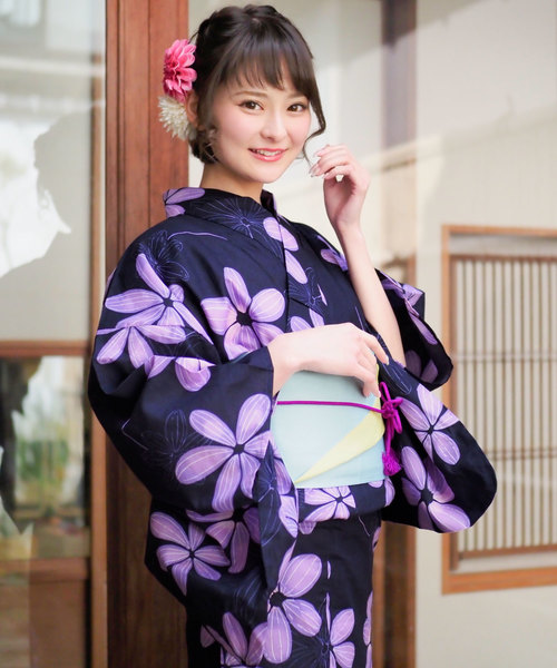 Grandeir（グランディール）の「クチナシ柄 浴衣 半巾帯 下駄 3点