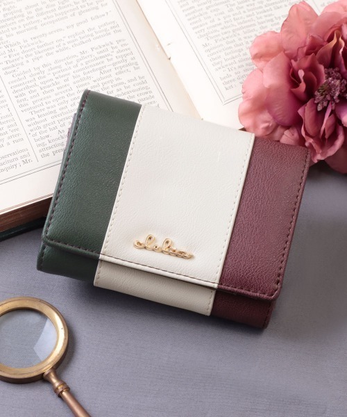 Clelia(クレリア)の「トリコロールカラー二つ折り財布(財布・レディース・ブルー系その他/ブルー系その他2/ピンク系その他/桜/パープル系その他/ふじ色系/グレー/オリーブ/ブラウン系その他/グリーン系その他/ブラウン系その他3/ブルー系その他3/グリーン×ピンク/ブラウン系その他2/ブルー系その他4/イエロー×グリーン/ピンク系その他2/ワインレッド/レッド系その他/イエロー系その他/グリーン系その他2/B/F/A/C/D/E・ONE SIZE)」の7枚目の写真