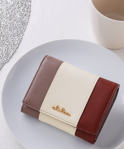 Clelia(クレリア)の「トリコロールカラー二つ折り財布(財布・レディース・ブルー系その他/ブルー系その他2/ピンク系その他/桜/パープル系その他/ふじ色系/グレー/オリーブ/ブラウン系その他/グリーン系その他/ブラウン系その他3/ブルー系その他3/グリーン×ピンク/ブラウン系その他2/ブルー系その他4/イエロー×グリーン/ピンク系その他2/ワインレッド/レッド系その他/イエロー系その他/グリーン系その他2/B/F/A/C/D/E・ONE SIZE)」の20枚目の写真