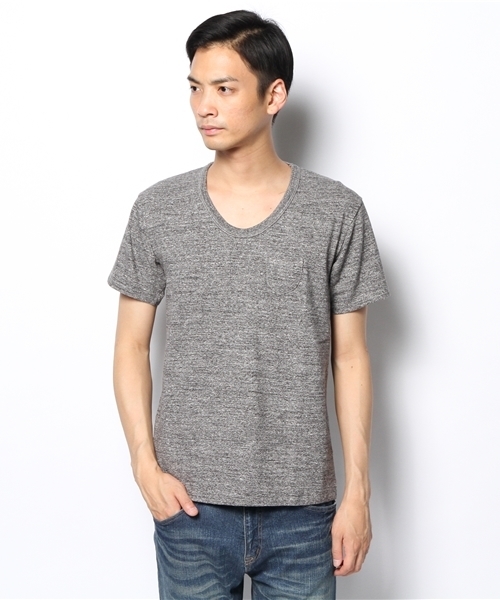 SHIPS（シップス）の「ENTRY SG: 『ROSARIO』 Uネック ポケットTシャツ（Tシャツ/カットソー・メンズ・オフホワイト/チャコールグレー/ダークグレー/ピンクゴールド/ライトブルー/ブラック/ピンク・MEDIUM/SMALL/LARGE/X-LARGE）」の4枚目の写真