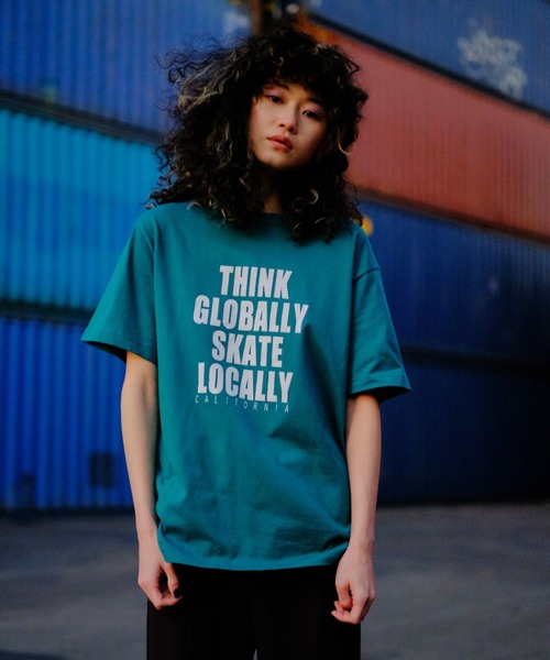 SEVENDAYS=SUNDAY(セブンデイズサンデイ)の「【ユニセックス対応】Skateメッセージ半袖Tシャツ(Tシャツ/カットソー)」|ターコイズブルー