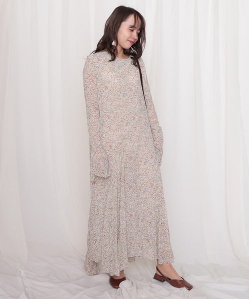 Cheek（チーク）の「ワッシャープリーツ花柄ワンピース（ワンピース・レディース・ホワイト/ブラック/ブルー・MEDIUM）」の9枚目の写真