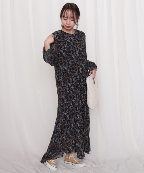 Cheek（チーク）の「ワッシャープリーツ花柄ワンピース（ワンピース・レディース・ホワイト/ブラック/ブルー・MEDIUM）」の12枚目の写真