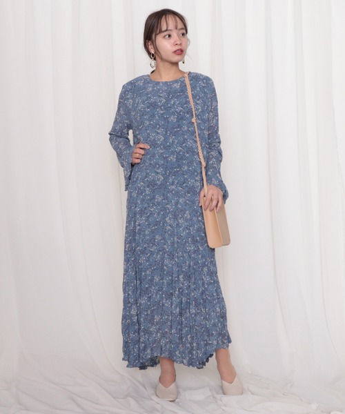 Cheek（チーク）の「ワッシャープリーツ花柄ワンピース（ワンピース・レディース・ホワイト/ブラック/ブルー・MEDIUM）」の14枚目の写真