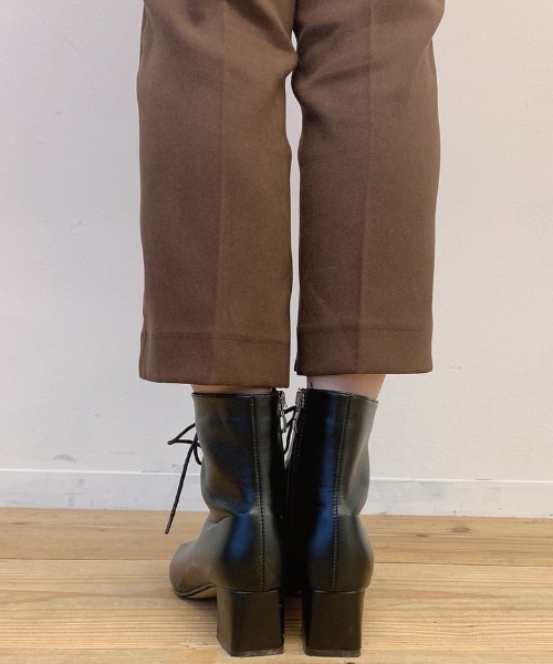 VANNIE U(ヴァニーユー)の「レースアップスクエアブーツ(ブーツ・レディース・ブラック/ナチュラル・SMALL/LARGE/MEDIUM)」の10枚目の写真