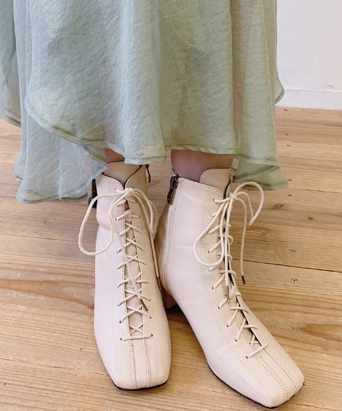 VANNIE U(ヴァニーユー)の「レースアップスクエアブーツ(ブーツ・レディース・ブラック/ナチュラル・SMALL/LARGE/MEDIUM)」の21枚目の写真