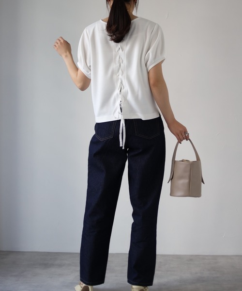 deux amour（ドゥーザムール）の「後ろレースアップトップス（Tシャツ/カットソー・レディース・ホワイト/ベージュ・MEDIUM）」の6枚目の写真