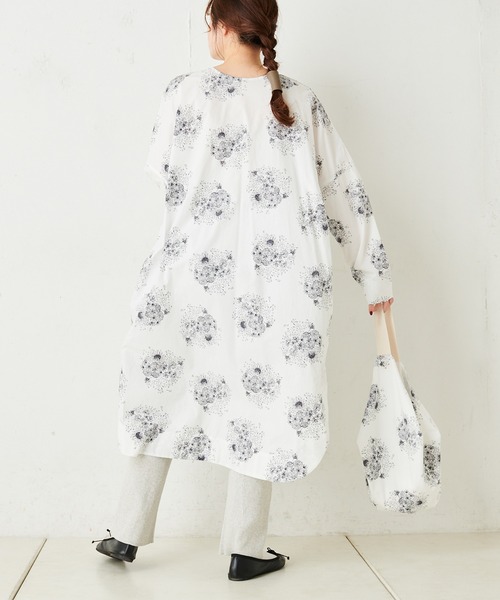 PUAL CE CIN(ピュアルセシン)の「線描き花束プリントワンピース(ワンピース・レディース・チャコール/ホワイト/グレイッシュベージュ・FREE)」の8枚目の写真