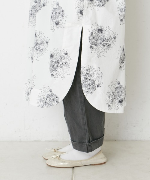 PUAL CE CIN(ピュアルセシン)の「線描き花束プリントワンピース(ワンピース・レディース・チャコール/ホワイト/グレイッシュベージュ・FREE)」の13枚目の写真