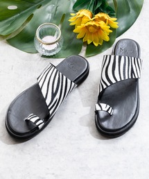 menue | ラウンドトゥフラット親指トングサンダル(サンダル)