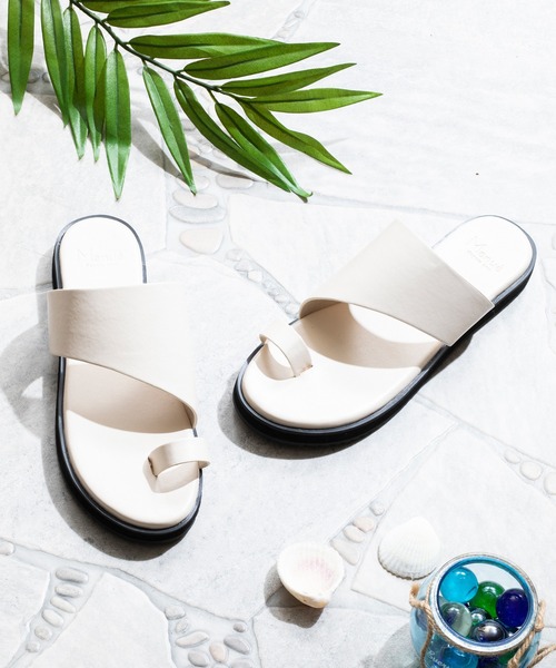 menue(メヌエ)の「ラウンドトゥフラット親指トングサンダル(サンダル・レディース・アイボリー/ゼブラ/ブラック・3L/S/LL/M/XS/L)」の1枚目の写真