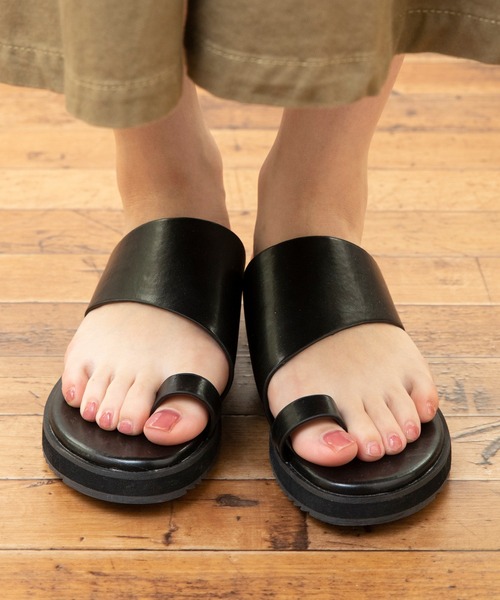 menue(メヌエ)の「ラウンドトゥフラット親指トングサンダル(サンダル・レディース・アイボリー/ゼブラ/ブラック・3L/S/LL/M/XS/L)」の17枚目の写真