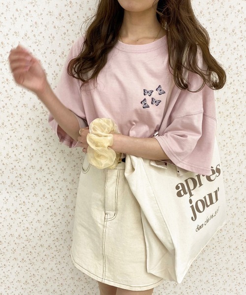 apres jour(アプレジュール)の「アソートスリット入りビッグT【ZOZOTOWN限定アイテム】(Tシャツ/カットソー・レディース・ブラック系その他/オフホワイト/サックスブルー/ホワイト系その他2/ラベンダー/ライトピンク/ホワイト系その他/ブラック/アイボリー/ミント・X-LARGE/フリー)」の10枚目の写真