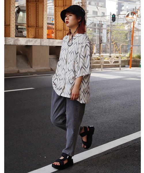 179/WG(イチナナキュウダブルジー)の「ジグザグ柄開襟シャツ(シャツ/ブラウス・レディース・オフホワイト/ブラック/ベージュ・MEDIUM)」の5枚目の写真