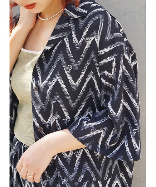179/WG(イチナナキュウダブルジー)の「ジグザグ柄開襟シャツ(シャツ/ブラウス・レディース・オフホワイト/ブラック/ベージュ・MEDIUM)」の11枚目の写真