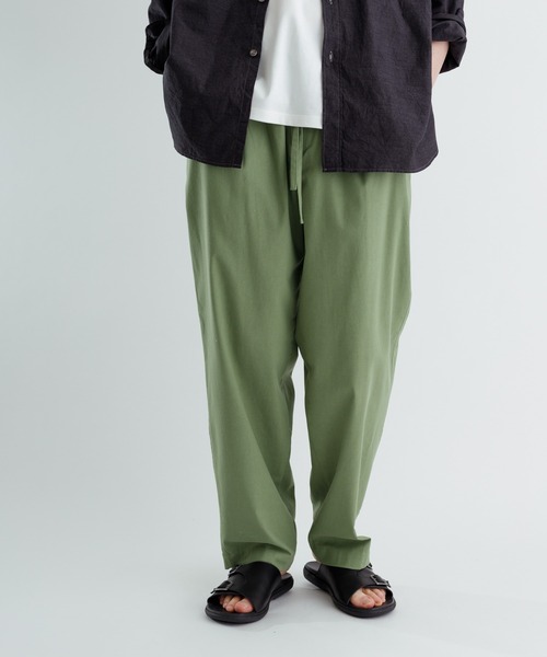 ADAM ET ROPE'(アダムエロペ)の「《WEB限定》マルチカラー コットンリネン テーパードイージーパンツ/UNISEX(その他パンツ・メンズ・ライトグリーン/ダークブラウン/キナリ/ブラウン/ネイビー・S/M/L)」の4枚目の写真