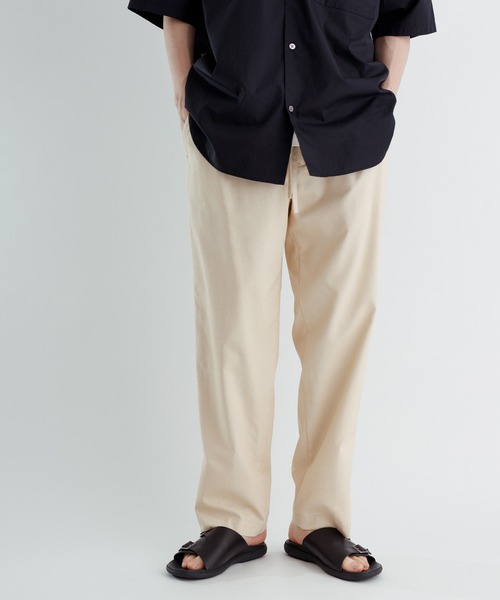 ADAM ET ROPE'(アダムエロペ)の「《WEB限定》マルチカラー コットンリネン テーパードイージーパンツ/UNISEX(その他パンツ・メンズ・ライトグリーン/ダークブラウン/キナリ/ブラウン/ネイビー・S/M/L)」の3枚目の写真