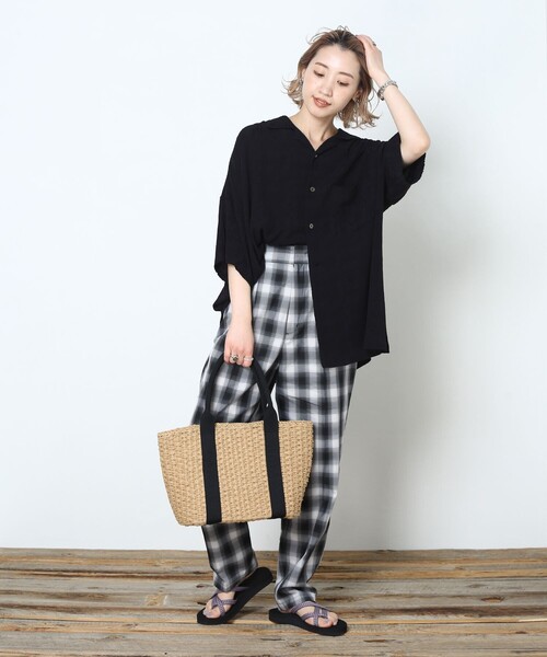 FREAK'S STORE(フリークスストア)の「▽【WEB限定】チェックテーパードパンツ(スラックス・レディース・ブラック/ブラウン/ピンク/ブルー/ネイビー・SMALL/MEDIUM)」の6枚目の写真