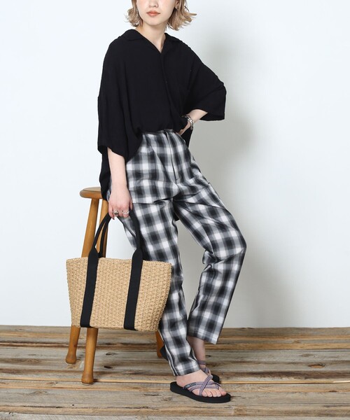 FREAK'S STORE(フリークスストア)の「▽【WEB限定】チェックテーパードパンツ(スラックス・レディース・ブラック/ブラウン/ピンク/ブルー/ネイビー・SMALL/MEDIUM)」の9枚目の写真