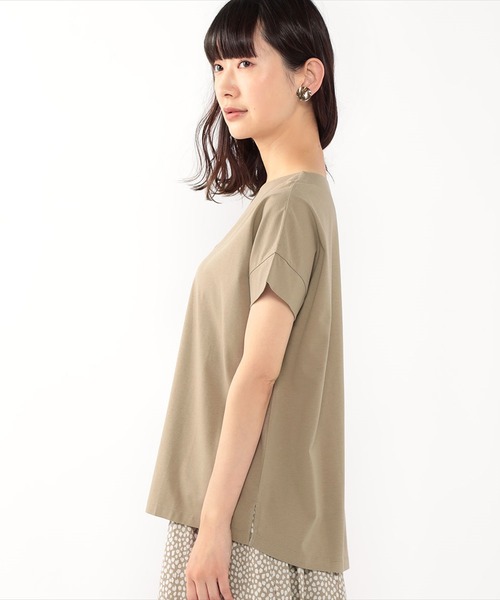 Petit Honfleur（プチオンフルール）の「接触冷感Ｖネックプルオーバー（Tシャツ/カットソー・レディース・チャコールグレー/ネイビー/カーキ/オレンジ/ブルー/モカ・M/L）」の10枚目の写真