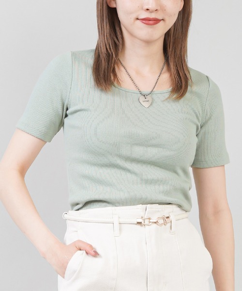 SPINNS（スピンズ）の「【11色展開】スクエアデザインリブカットソー（Tシャツ/カットソー・レディース・ラベンダー/テラコッタ/グレイッシュベージュ/ホワイト/ブラック/ブルー/ピンク/イエロー/ミント/モカ/ホワイト×ブラック/オレンジ/ダークブルー/レッド系その他・ONESIZE）」の7枚目の写真