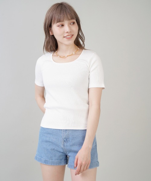 SPINNS（スピンズ）の「【11色展開】スクエアデザインリブカットソー（Tシャツ/カットソー・レディース・ラベンダー/テラコッタ/グレイッシュベージュ/ホワイト/ブラック/ブルー/ピンク/イエロー/ミント/モカ/ホワイト×ブラック/オレンジ/ダークブルー/レッド系その他・ONESIZE）」の15枚目の写真