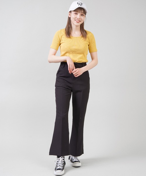 SPINNS（スピンズ）の「【11色展開】スクエアデザインリブカットソー（Tシャツ/カットソー・レディース・ラベンダー/テラコッタ/グレイッシュベージュ/ホワイト/ブラック/ブルー/ピンク/イエロー/ミント/モカ/ホワイト×ブラック/オレンジ/ダークブルー/レッド系その他・ONESIZE）」の22枚目の写真