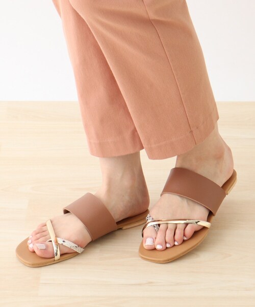 DRESKIP（ドレスキップ）の「◆ラインメタルペタンコサンダル（サンダル・レディース・ブラック/オフホワイト/ブラウン系・35/45/25）」の16枚目の写真