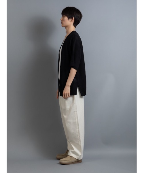 Beno(ビーノ)の「リネンコットン ルーズシルエット 半袖 サマーカーディガン(カーディガン/ボレロ・メンズ・ネイビー/ライトグレー/オフホワイト/ブラック/グレイッシュベージュ/ブルーグリーン/グレイッシュブルー/スモークピンク/マスタード/ダークブルー・M/L/LL)」の12枚目の写真