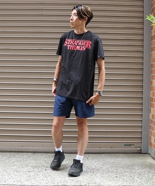 MOVIE TEE（ムービーティー）の「S/S PRINT TEE "STRANGER THINGS" / ショートスリーブ プリント T "ストレンジャーシングス”（Tシャツ/カットソー・メンズ・ブラック・MEDIUM/LARGE/X-LARGE）」の4枚目の写真