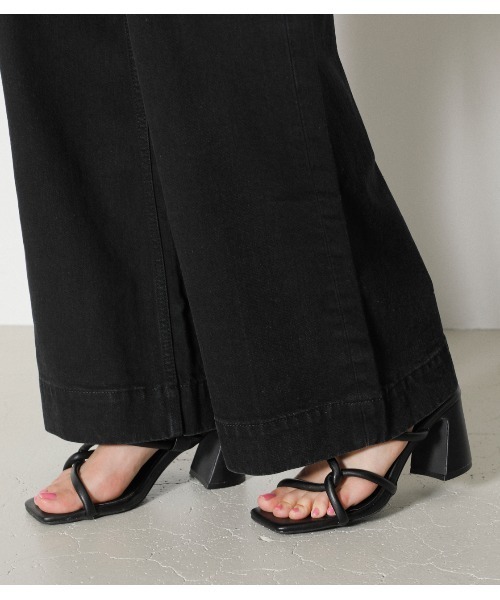 AZUL by moussy（アズールバイマウジー）の「DARTS DENIM WIDE /ダーツデニムワイド（デニムパンツ・レディース・ブラック/ワンウォッシュ・LARGE/X-SMALL/SMALL/MEDIUM）」の4枚目の写真