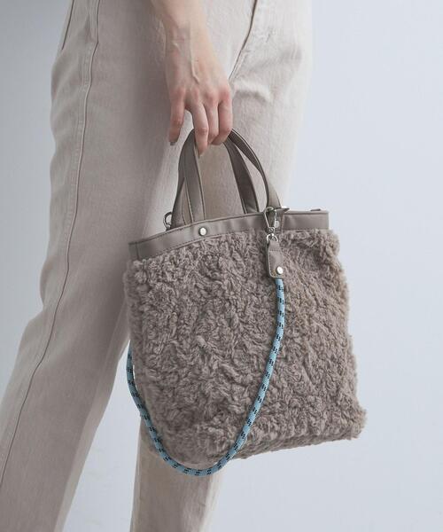 green label relaxing（グリーンレーベルリラクシング）の「MIX CD FUR 2WAY バッグ（ショルダーバッグ・レディース・ライトグレー/ブラック/モカ・FREE）」の19枚目の写真