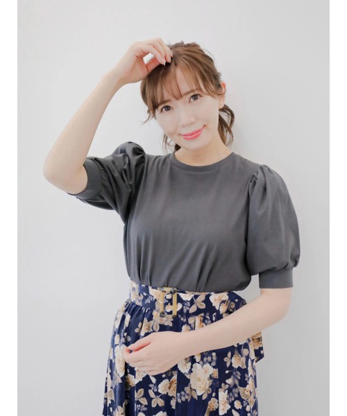 Areeam(アリーム)の「ベーシックパフスリーブトップス(Tシャツ/カットソー・レディース・チャコールグレー/オフホワイト・FREE)」の2枚目の写真