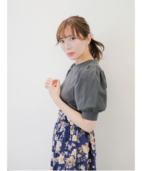 Areeam(アリーム)の「ベーシックパフスリーブトップス(Tシャツ/カットソー・レディース・チャコールグレー/オフホワイト・FREE)」の11枚目の写真