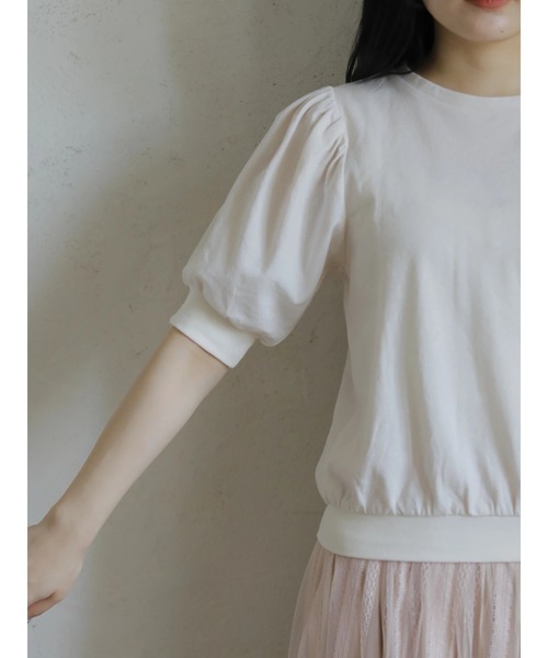 Areeam(アリーム)の「ベーシックパフスリーブトップス(Tシャツ/カットソー・レディース・チャコールグレー/オフホワイト・FREE)」の6枚目の写真