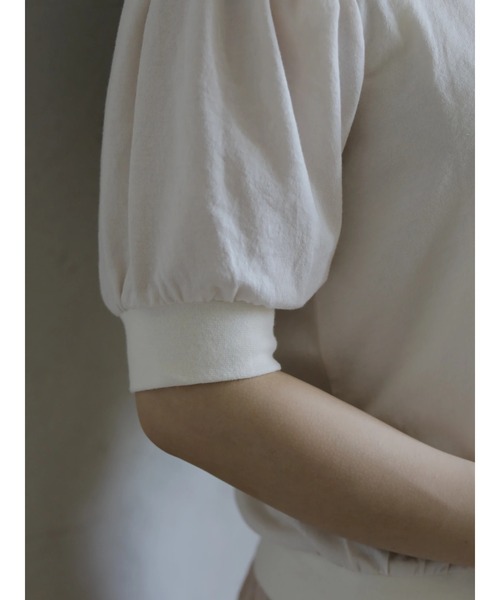 Areeam(アリーム)の「ベーシックパフスリーブトップス(Tシャツ/カットソー・レディース・チャコールグレー/オフホワイト・FREE)」の12枚目の写真