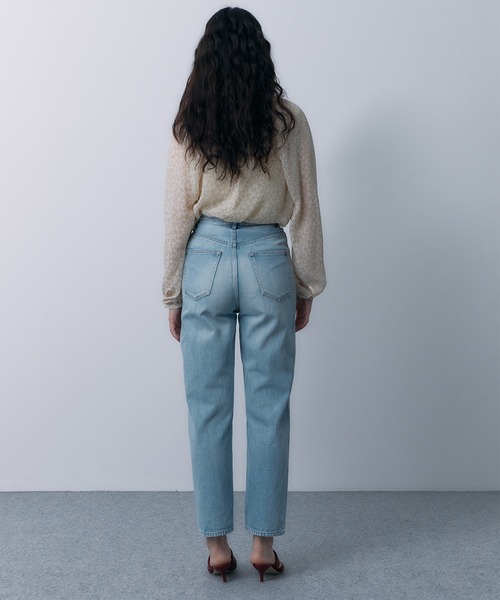 STUNNING LURE(スタニングルアー)の「ハイライズテーパードDENIM(デニムパンツ・レディース・ライトグレー/ライトブルー・23/24/25)」の14枚目の写真