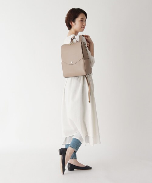 one'sterrace(ワンズテラス)の「【かるいかばん】Legato Largo 軽量フェイクレザーフラップリュック(バックパック/リュック・レディース・ライトベージュ・99)」の5枚目の写真