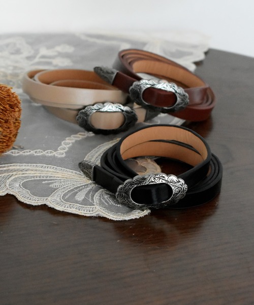 casita(RETRO GIRL)(カシータ)の「スリムコンチョベルト(ベルト・レディース・ブラック/ブラウン/ライトベージュ・FREE)」の1枚目の写真